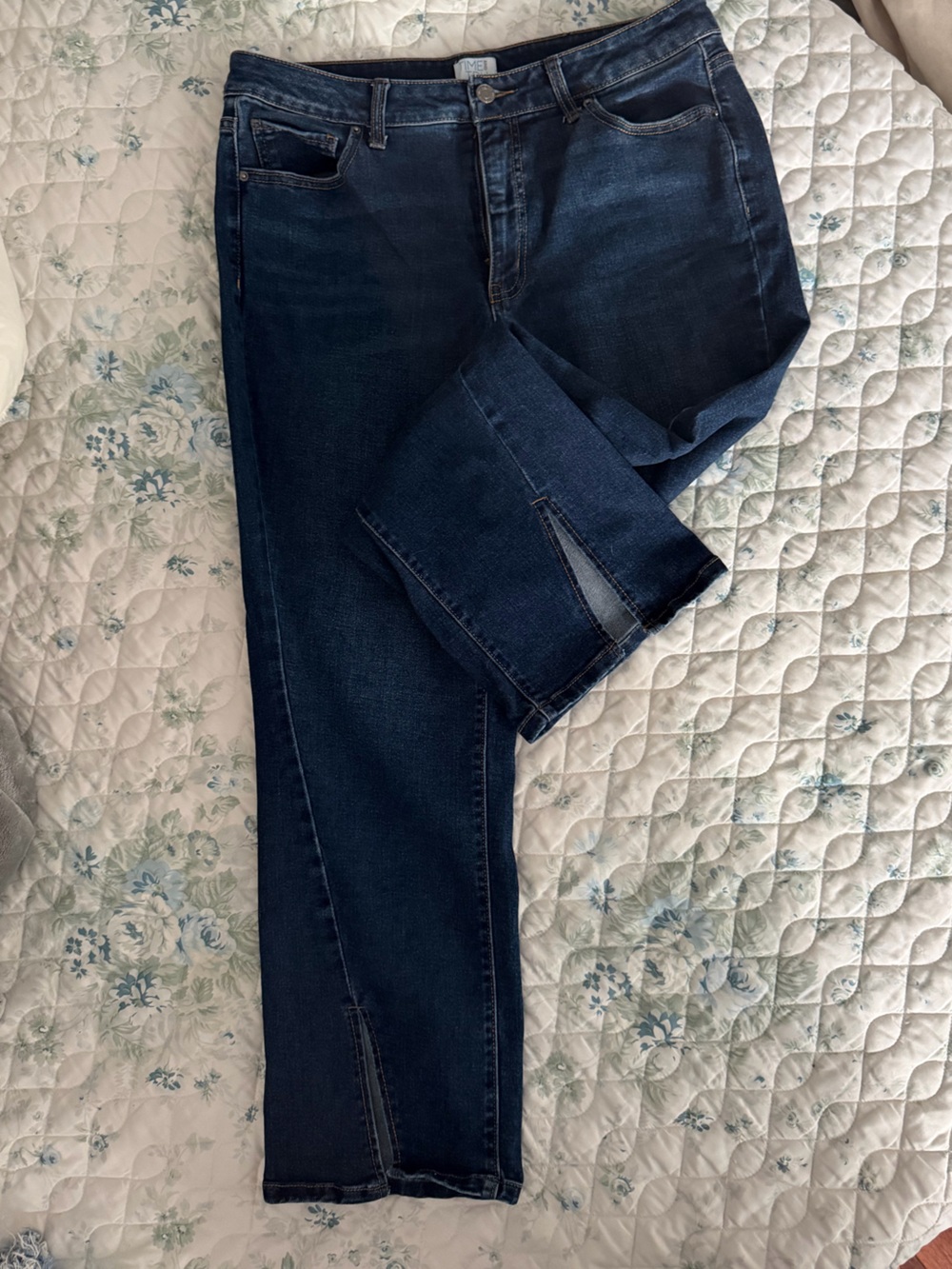 Time & Tru High-Rise Straight Leg with front ankle slit Dark blue jeans Sz 12 - Picture 2 of 3